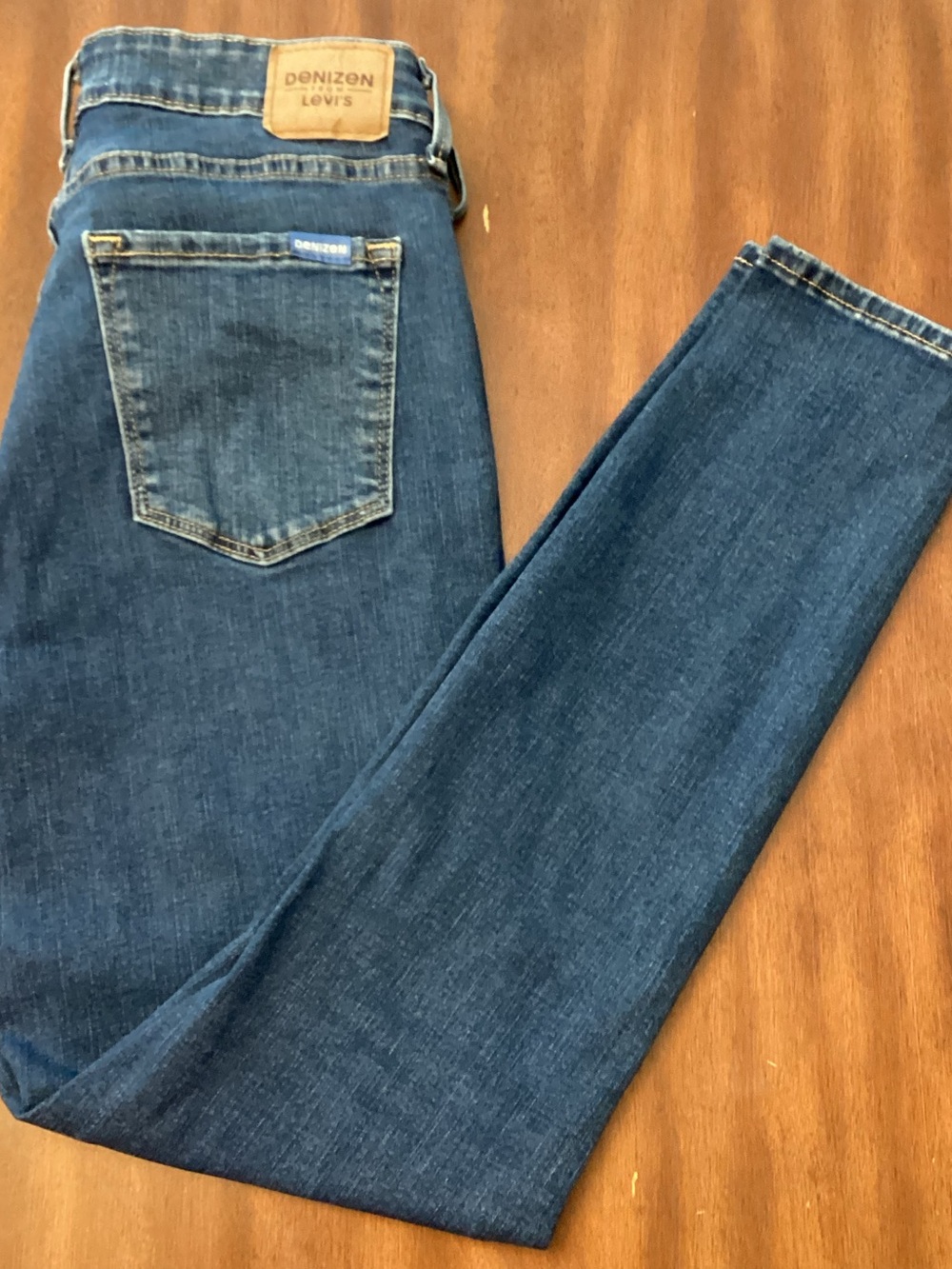 Denizen from Levi’s Ladies Mid Rise Skinny Jeans Size 29W 30L